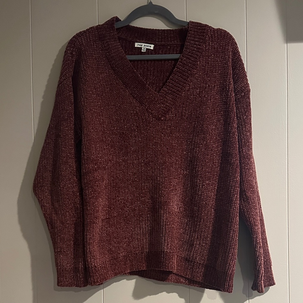 Elegant Maroon V-Neck Sweater